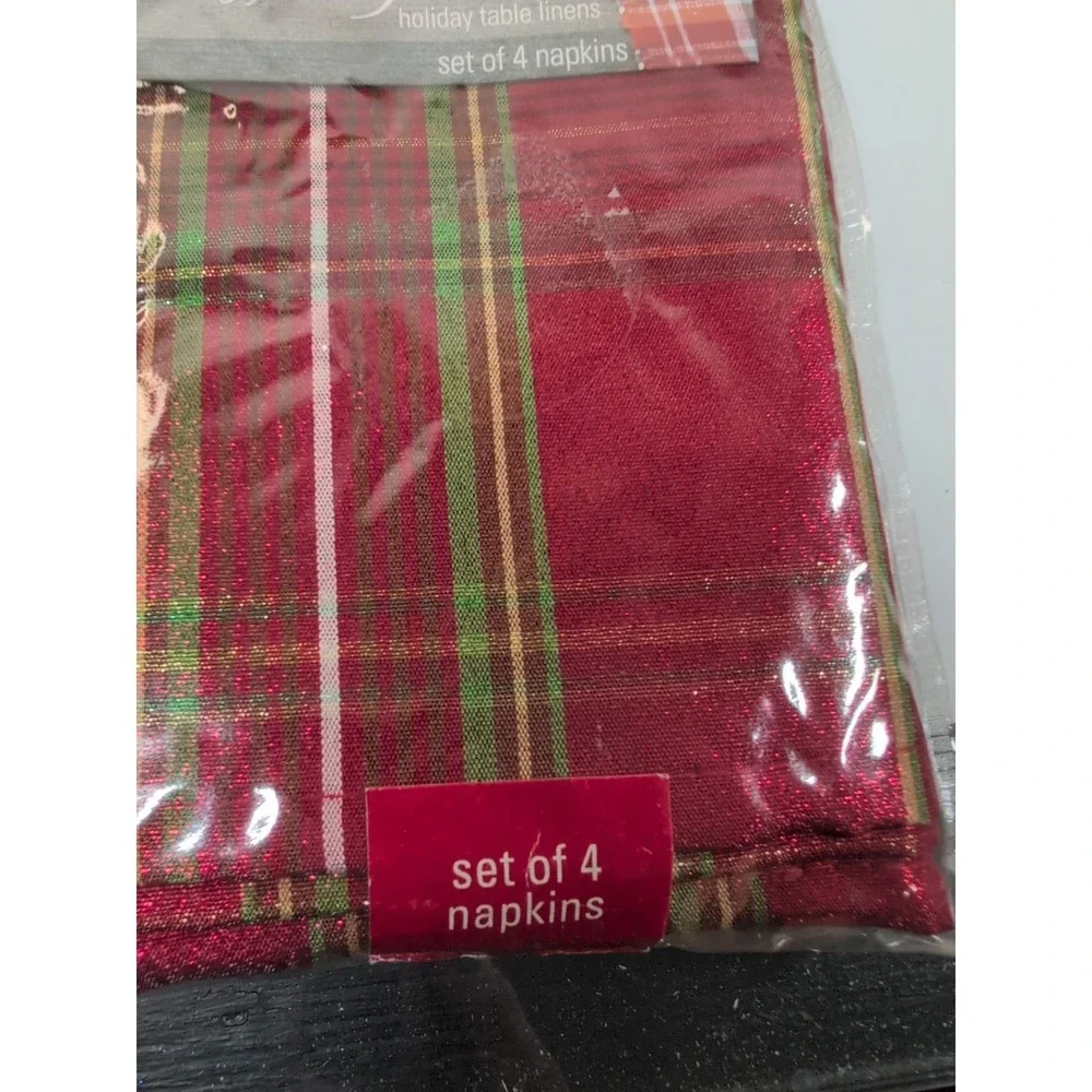 Holiday‎ At Home Set of 4 Plaid Napkins Holiday Table Linens New